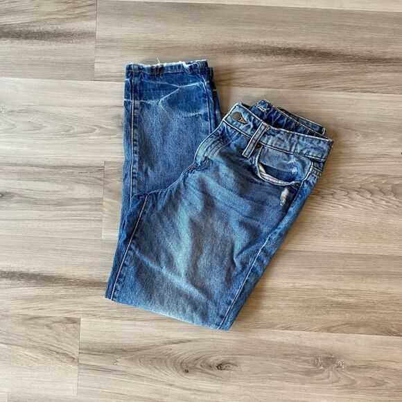 Universal thread jeans  - Picture 1 of 12